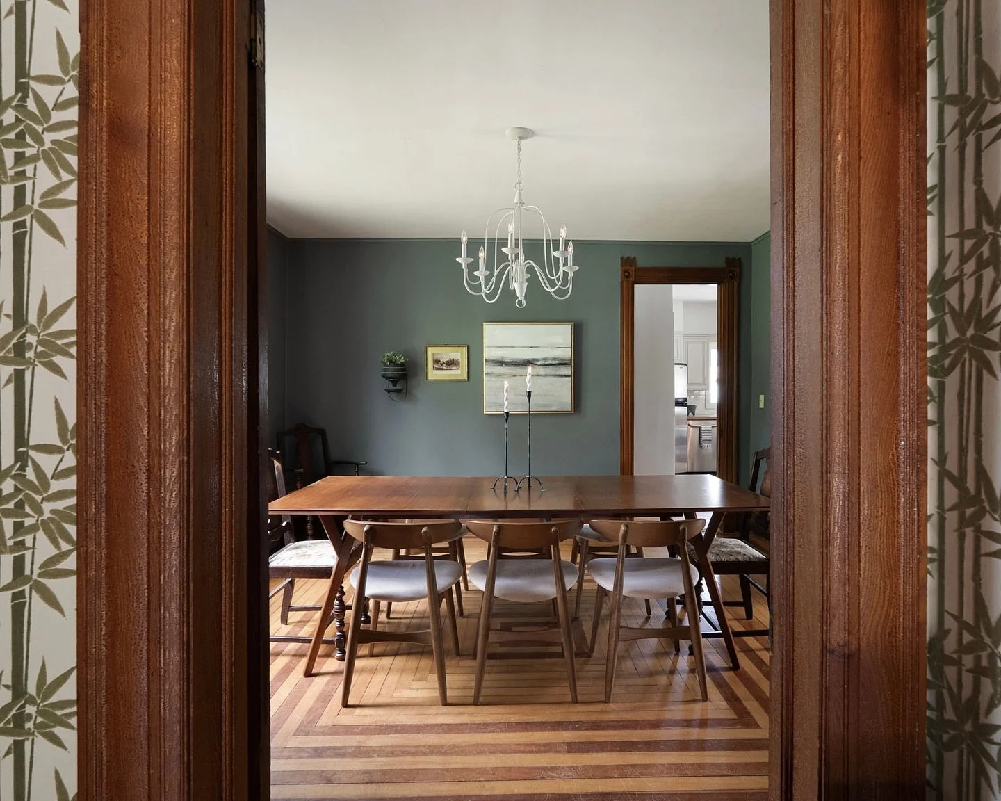 Editorial Photos | Listed by @christinasellsahouse