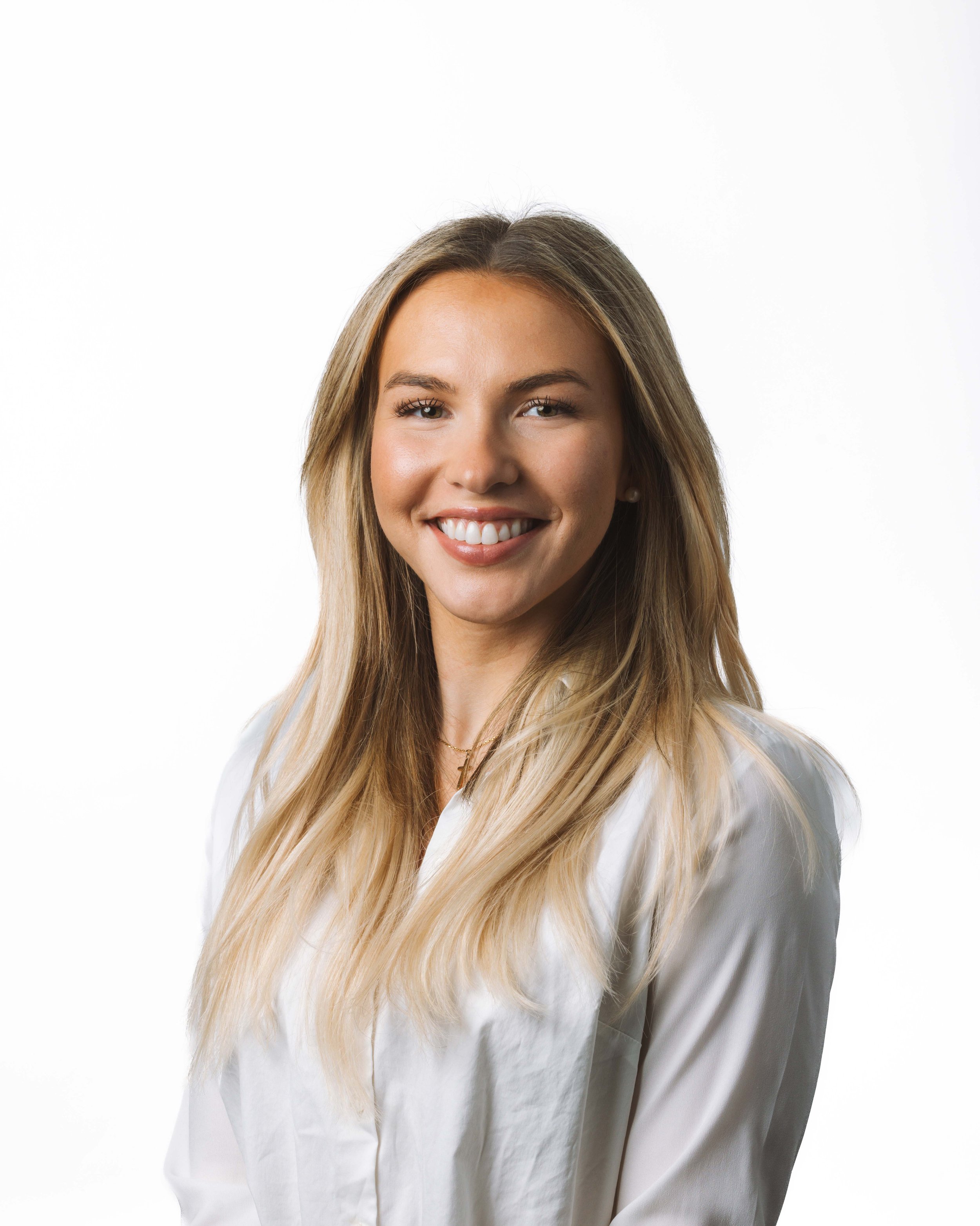 EmmaHeadshot(LowerQuality)-2.jpg