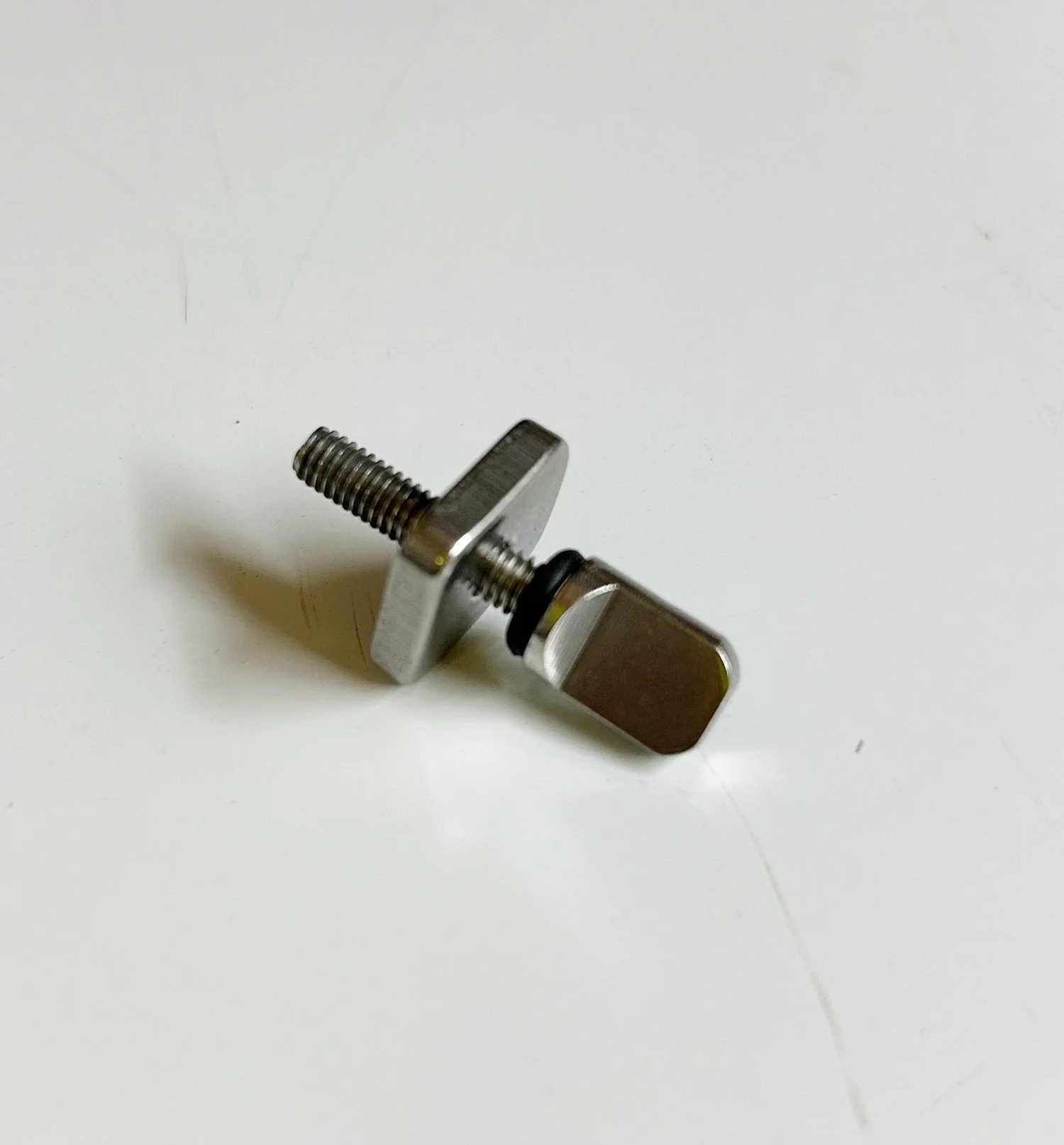 FinBolt.jpg