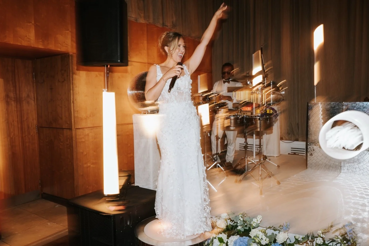 bride singing at castlemartyr wedding
