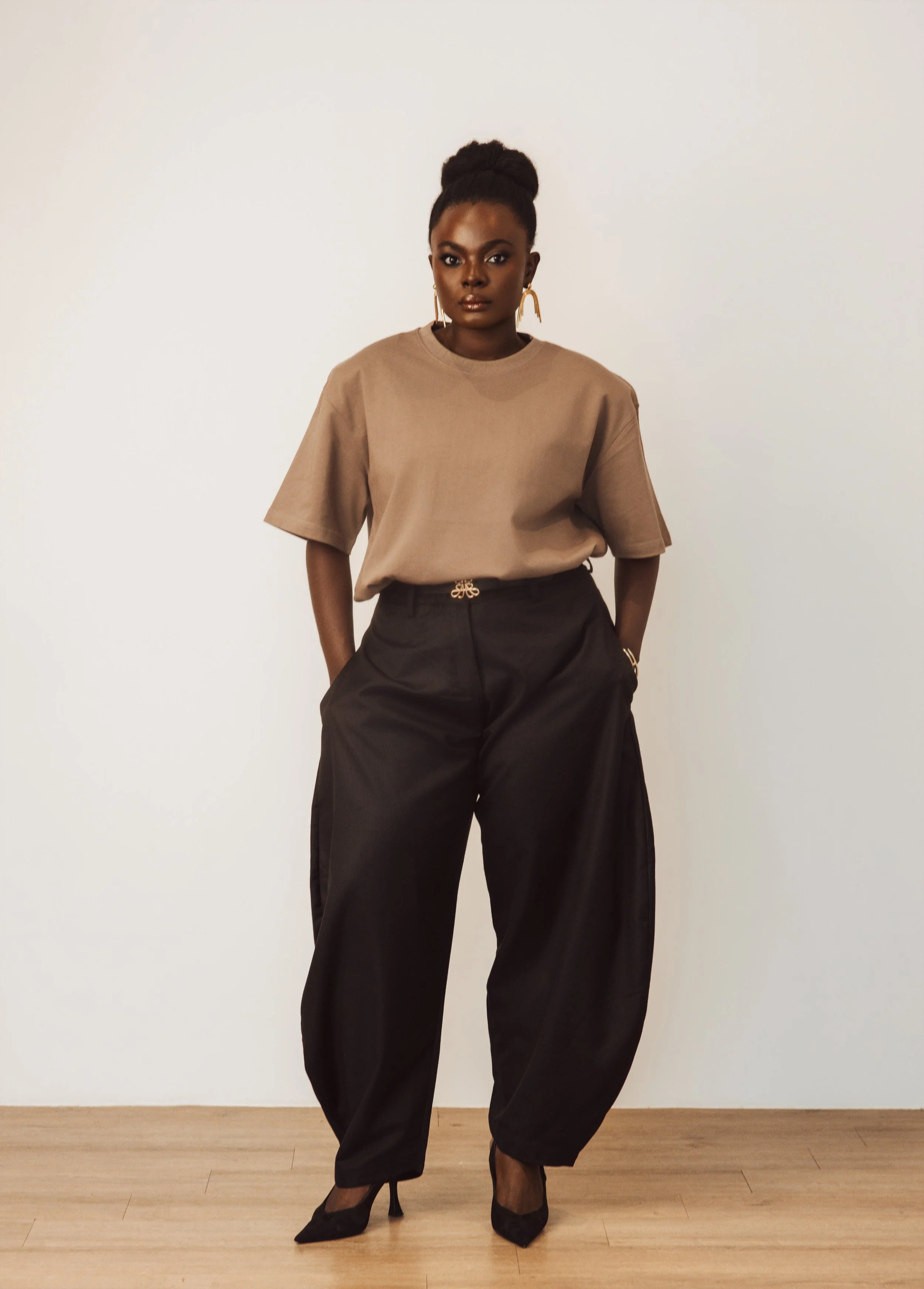 THE BARREL LEG TROUSERS
