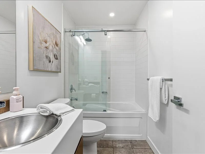 10-9 SPADINA AVE UNIT 303 - NICK WILLIAMS-219.jpg