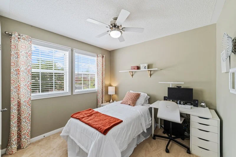 16_img_13381113riddellcrescent.jpg