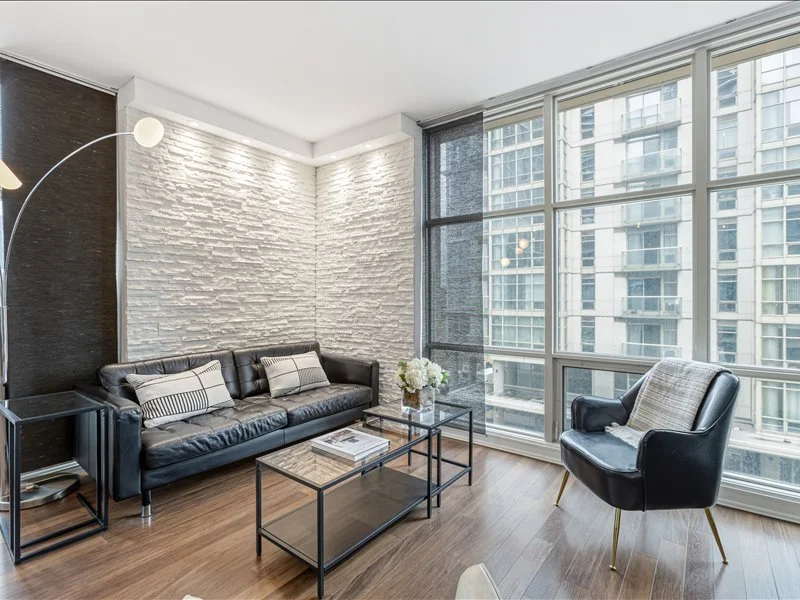 05-9 SPADINA AVE UNIT 303 - NICK WILLIAMS-223.jpg