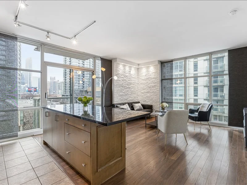 02-9 SPADINA AVE UNIT 303 - NICK WILLIAMS-220.jpg