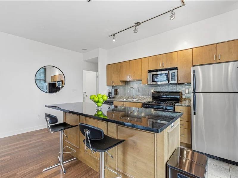 27-9 SPADINA AVE UNIT 303 - NICK WILLIAMS-240.jpg