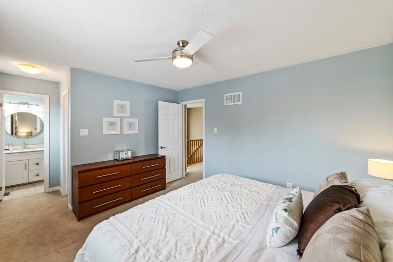20_img_13561113riddellcrescent.jpg