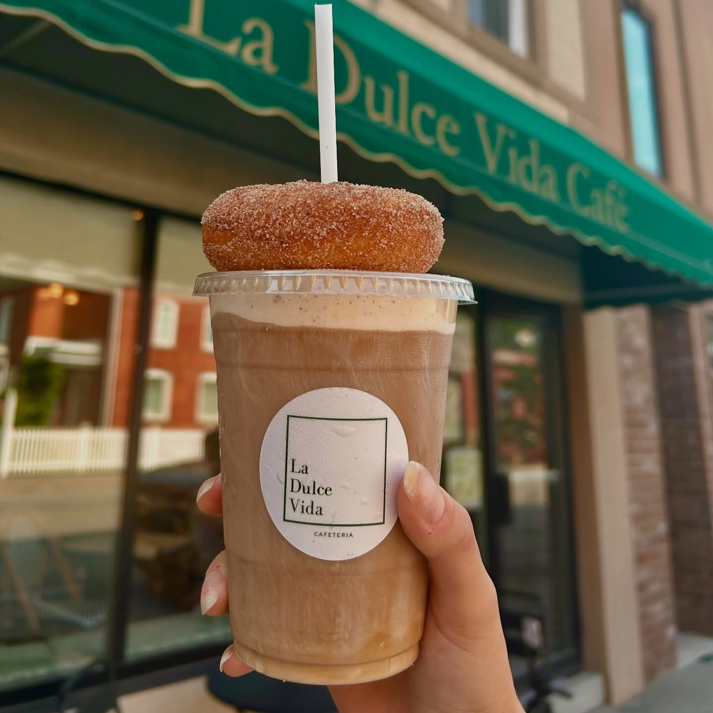 Colasanti &amp; Chill 🍩💖

Iced coffee + a Colasanti&rsquo;s donut = the duo you didn&rsquo;t know you needed.

Sip, snack, repeat.

One weekend only &mdash; June 6&ndash;8!

@colasantistropicalgardens @discoverkingsville @visitkingsvilleontario 

#