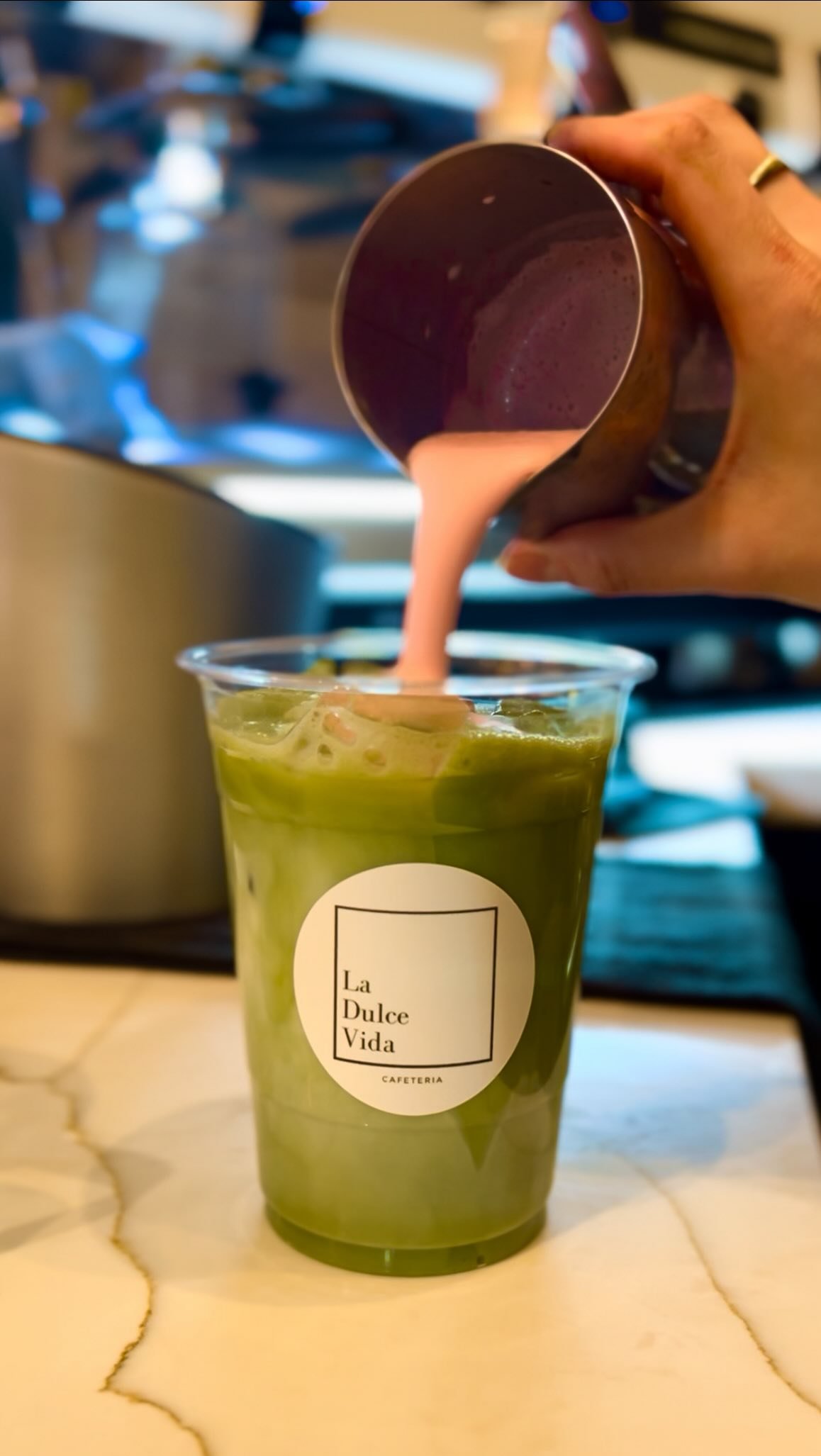This is what self-care looks & tastes like.🍓💚
Strawberry Cold Foam Matcha
📍La Dulce Vida Café
#matchagirlies #matchavibes #drinksoftheday #aestheticcafes
#matchareels #prettyiceddrinks #softgirlenergy #reelsuggestion
#canadiancafe