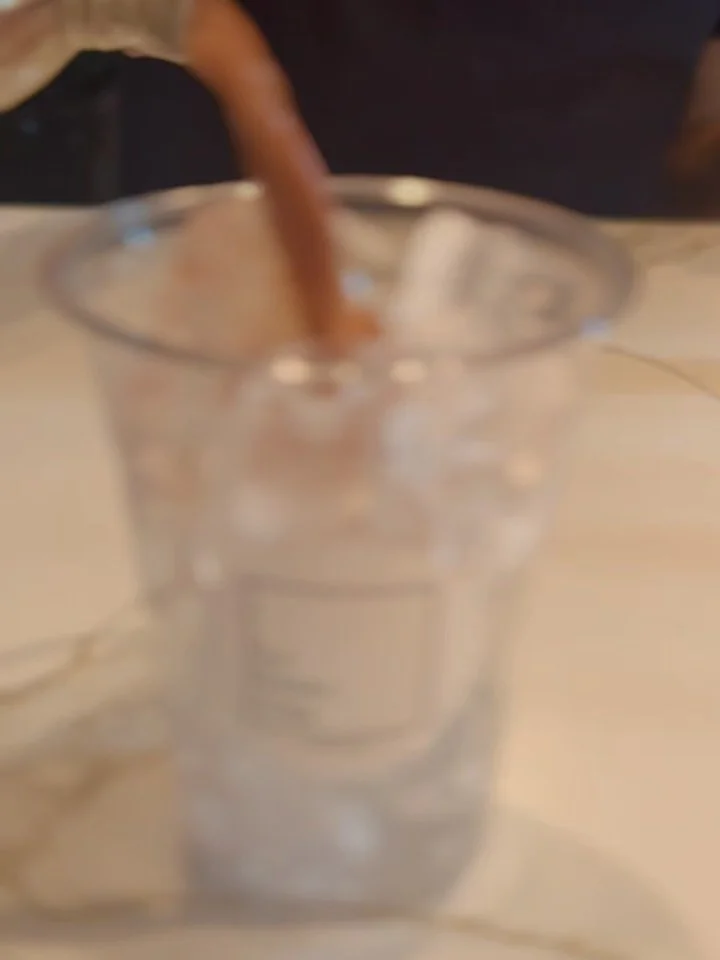 Your mocha, upgraded. 🍫✨
Our house-made chocolate milk (no refined sugar) is crafted for those who want something a little lighter but just as indulgent.
Still sweet, still dreamy — just ask for it when you order. Swipe to watch it blend int