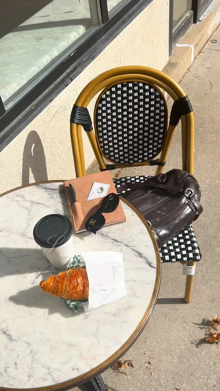 Café mornings: quality food, espresso poured with care, and great company. 🥯☕
📍La Dulce Vida Café