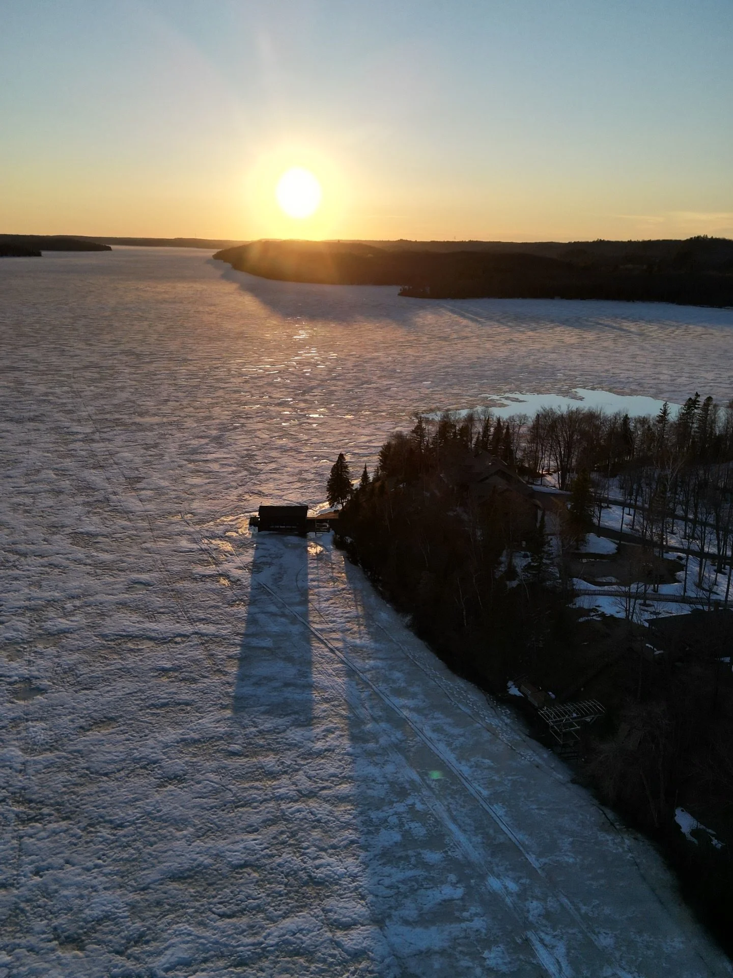 Lake Michigamme is still ice covered tonight, and the Peshekee River is flowing fast. We reached 69 degrees here today, but there&rsquo;s still a lot of snow out there to melt.

#michigamme #yooperlife #puremichigan #peshekeeriver