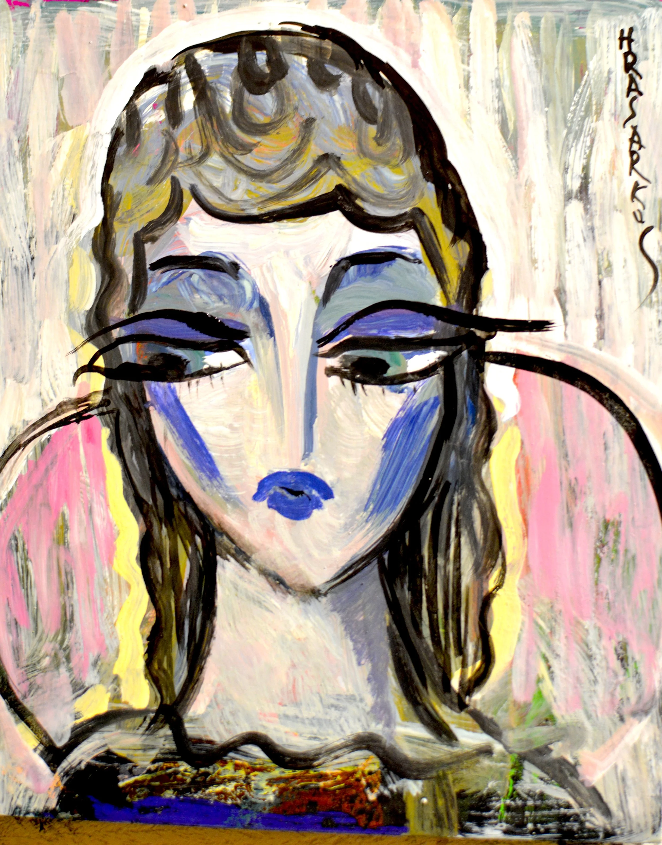 Peinture expressionniste de Hrasarkos représentant un visage de femme stylisé avec des ombres bleues et des contours noirs épais sur fond abstrait, huile sur papier format 15x18 cm.