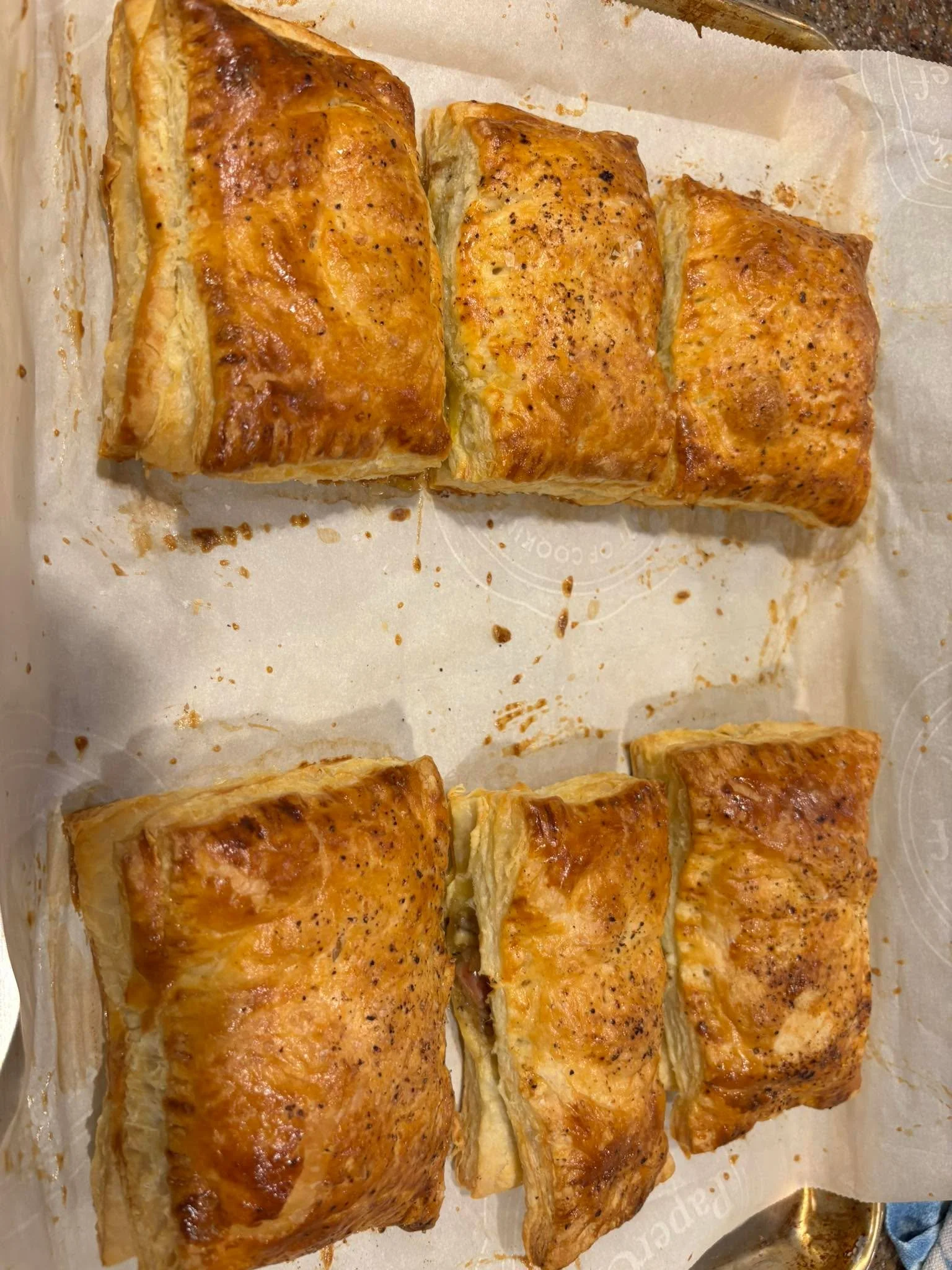 Yes, I still subscribe to a daily newspaper. Rarely, do I find a recipe in the paper that interests me. This morning, this one caught my eye. Time consuming, but a good project for a Rainy afternoon. Puff Pastry  Handheld Chicken Pot Pies. The kitche