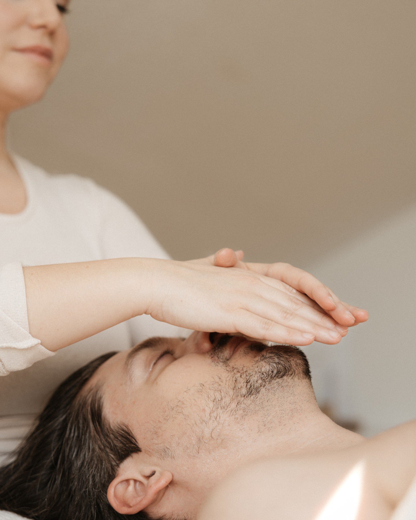 Entspannung geht auch &uuml;ber wohlige Ger&uuml;che❤️
ich lasse meine lieben immer gern erstmal schnuppern. 

love my job ❤️

#facialformen #entspannung #relax #kosmetik #heilung #ruheoase #kirchheimbeim&uuml;nchen #kirchheimheimstetten #m&uuml;nche