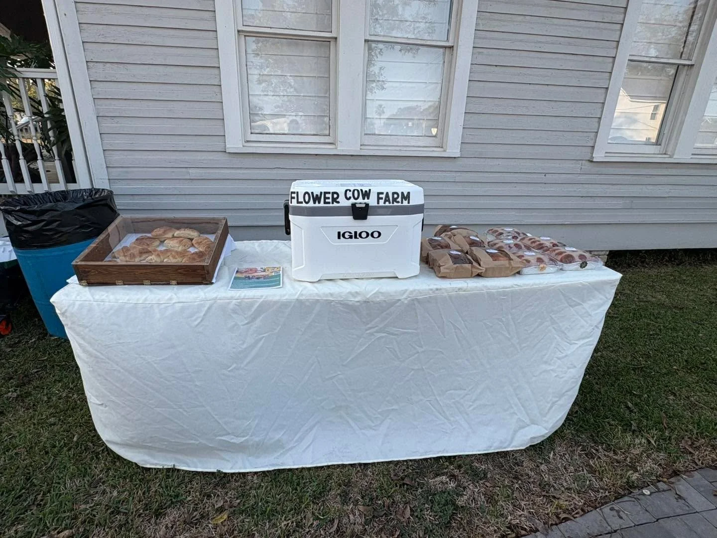 ✨ Moonlight Market is TONIGHT! ✨
We&rsquo;ll be set up at Hesed House of Wharton from 5&ndash;9 pm for an evening under the lights, live music, and amazing local vendors &mdash; and we&rsquo;d love to see you there!

Flower Cow Farm will have:
🐔 Pas