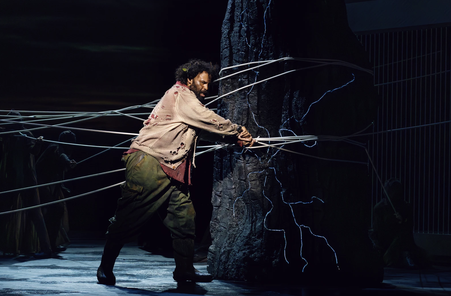 Due Walkure - some Carving and covering tree with Jaxan