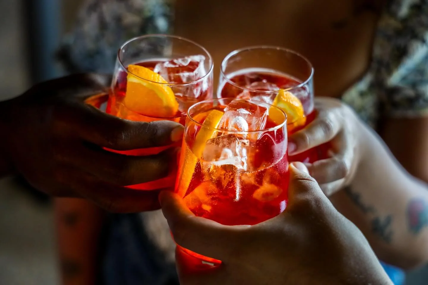 We&rsquo;re ready to show off their BUBBLY personality! #HouseofEffervescence is in full swing with a refreshing menu that puts the spotlight on all things&hellip;well&hellip;effervescent. 

$10 Spritz &amp; Highball Happy Hour Menu including ALL NIG