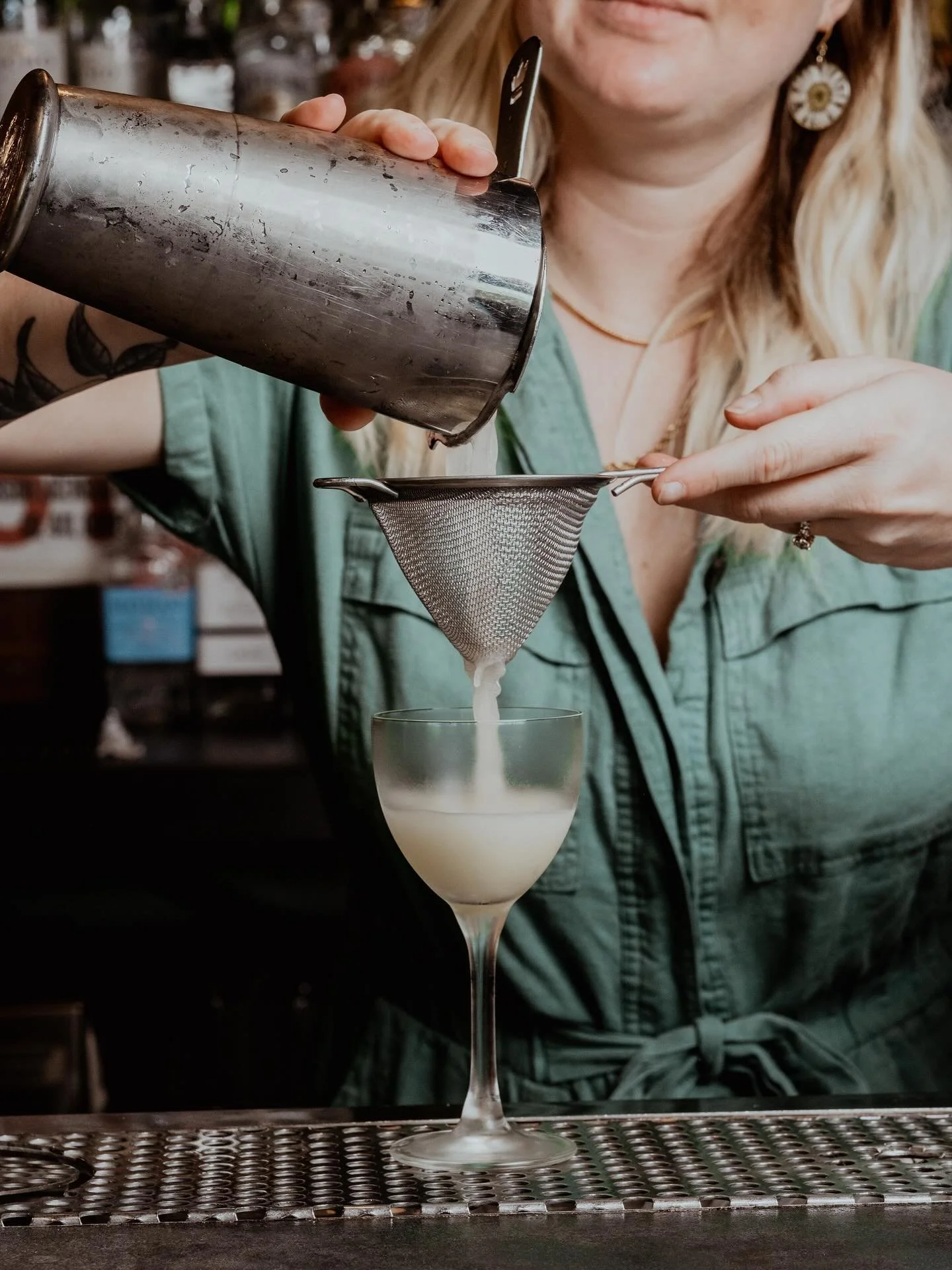✨Weekend mood: set.✨ 
Here&rsquo;s to great drinks, even better conversations, and the neighborhood spaces that make this city feel like home. If your weekend plans don&rsquo;t include a stop up here on North Loop, you might just be doing it wrong. ?