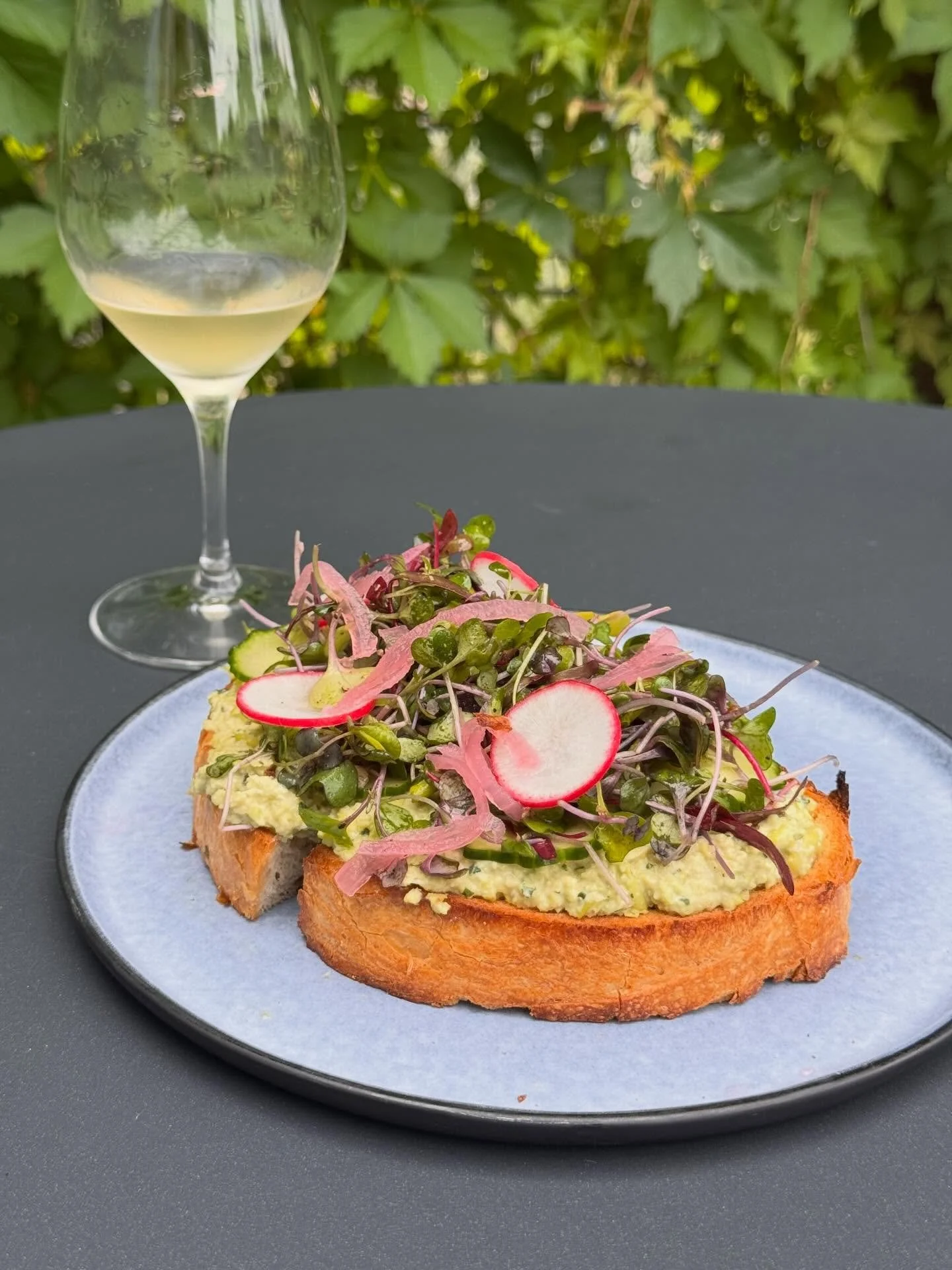 Spring hath sprung and we got that new-new for you on the bar snacks &amp; share plates list 🍃

WHIPPED EDAMAME TOAST with rainbow microgreens, cucumber, radish and tarragon citronette. 

She&rsquo;s realllllll pretty&hellip;and pretty damn tasty.