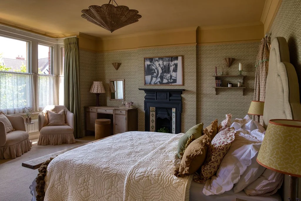 Bedroom open fireplace pattern wallpaper
