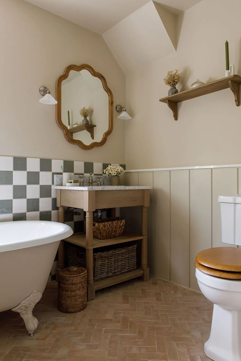 Bathroom panelling Chequerboard tiles