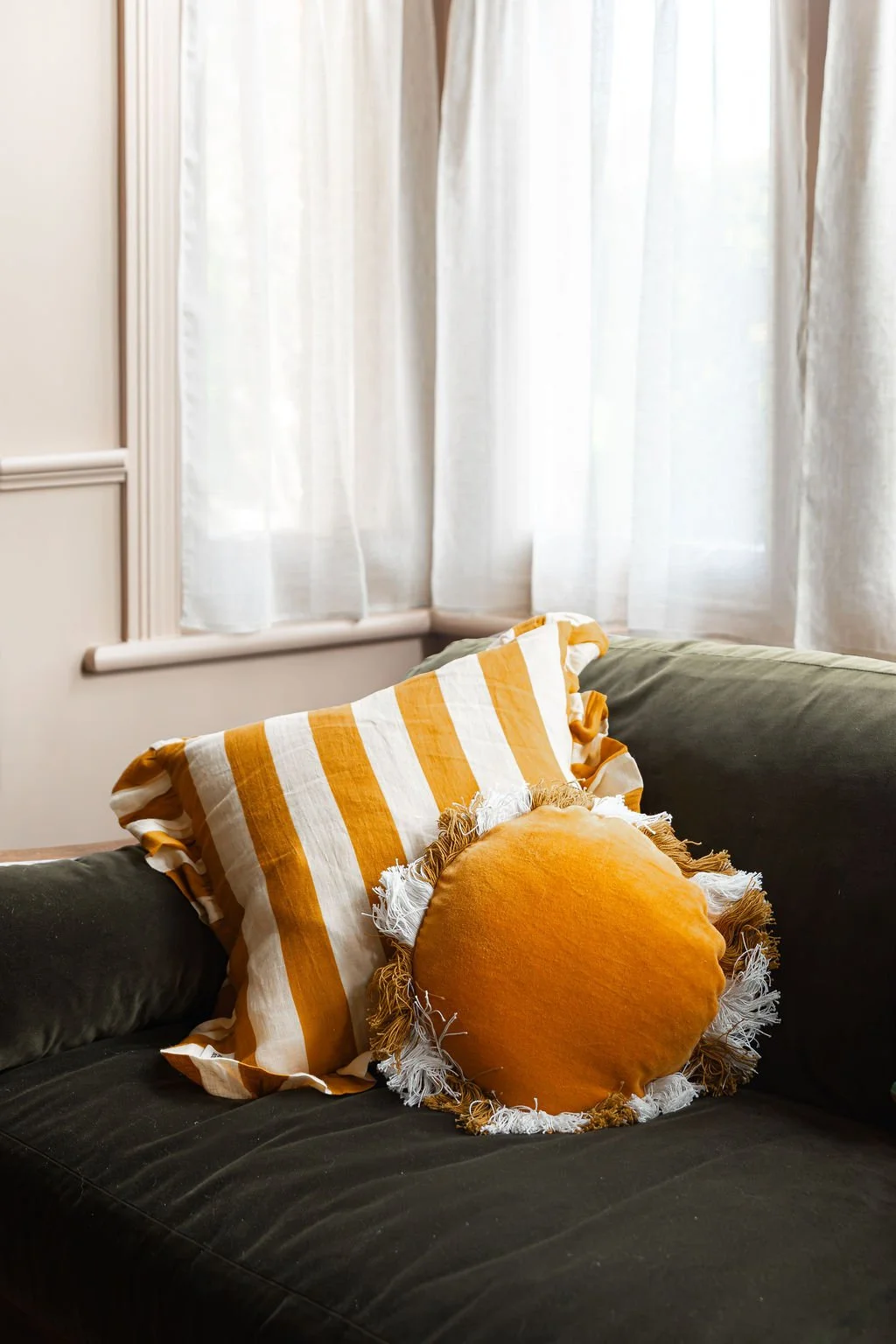 StyledLivingLivingRoomAvenues-14.jpg