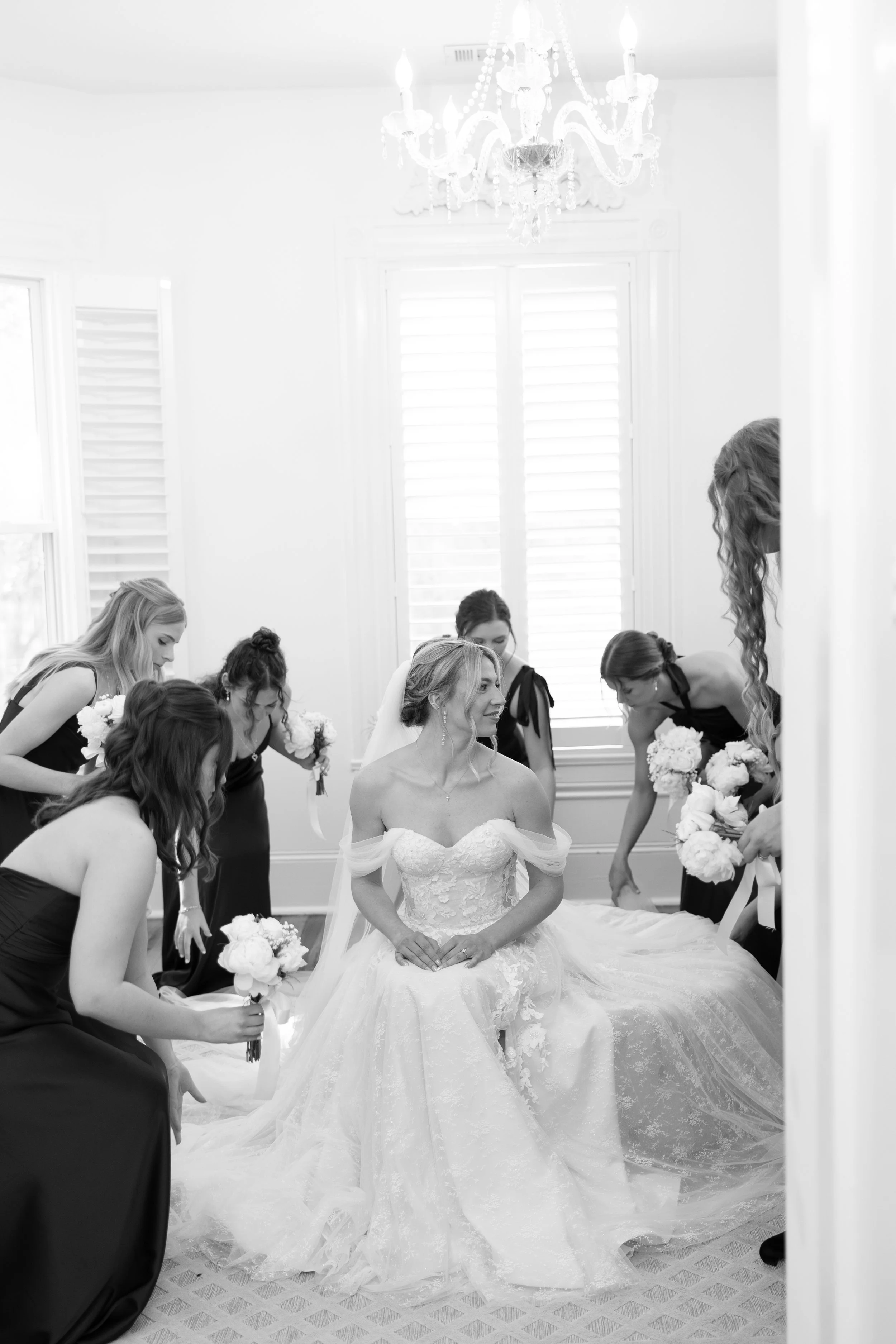 Benjamin_Holly_WeddingPreviews-28.jpg