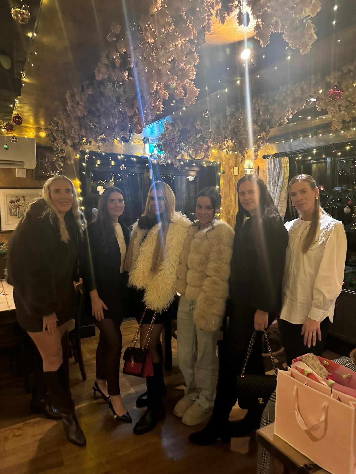 This week we had our Xmas get together&hellip; couple of us missing! It&rsquo;s so hard to get a date that we can all do at this time of year 🎄 

To all our clients&hellip; Thank you for all our treats! We are being totally spoilt this Xmas! 🤶🏼🎄?