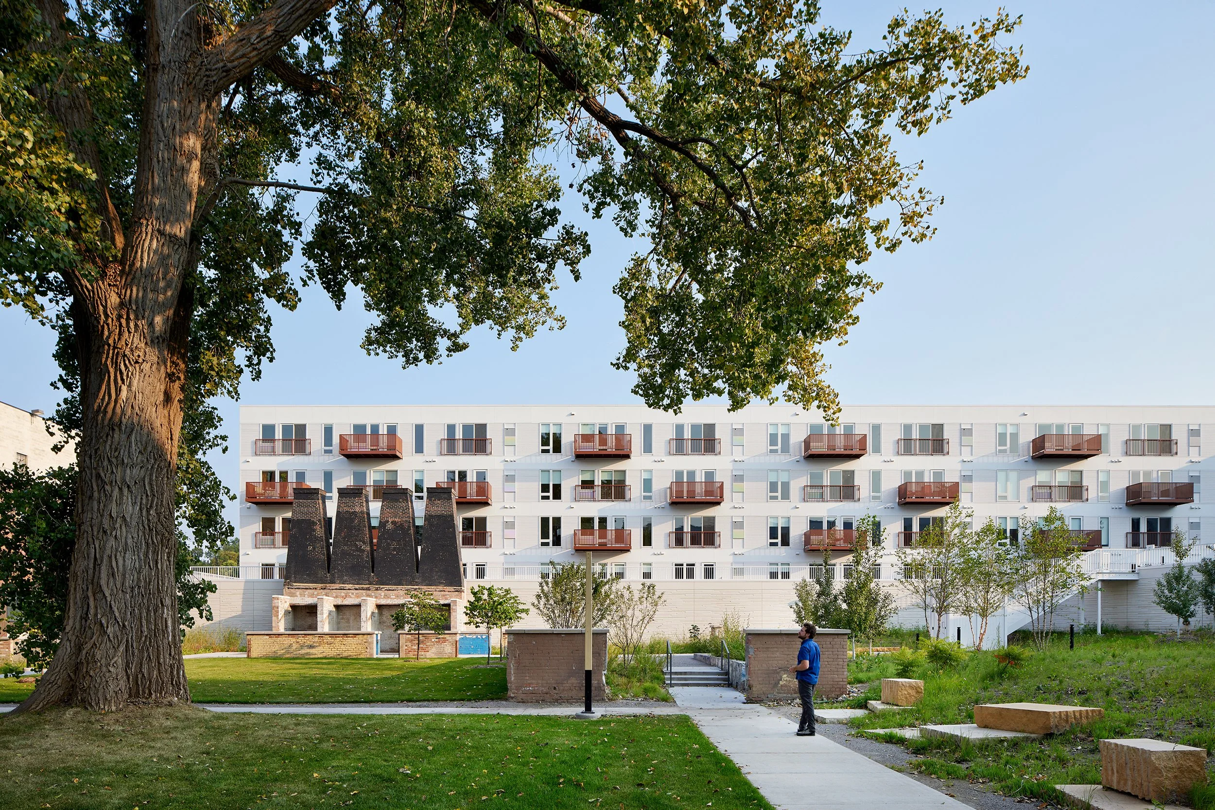 Esox House_Ext25_web res.jpg