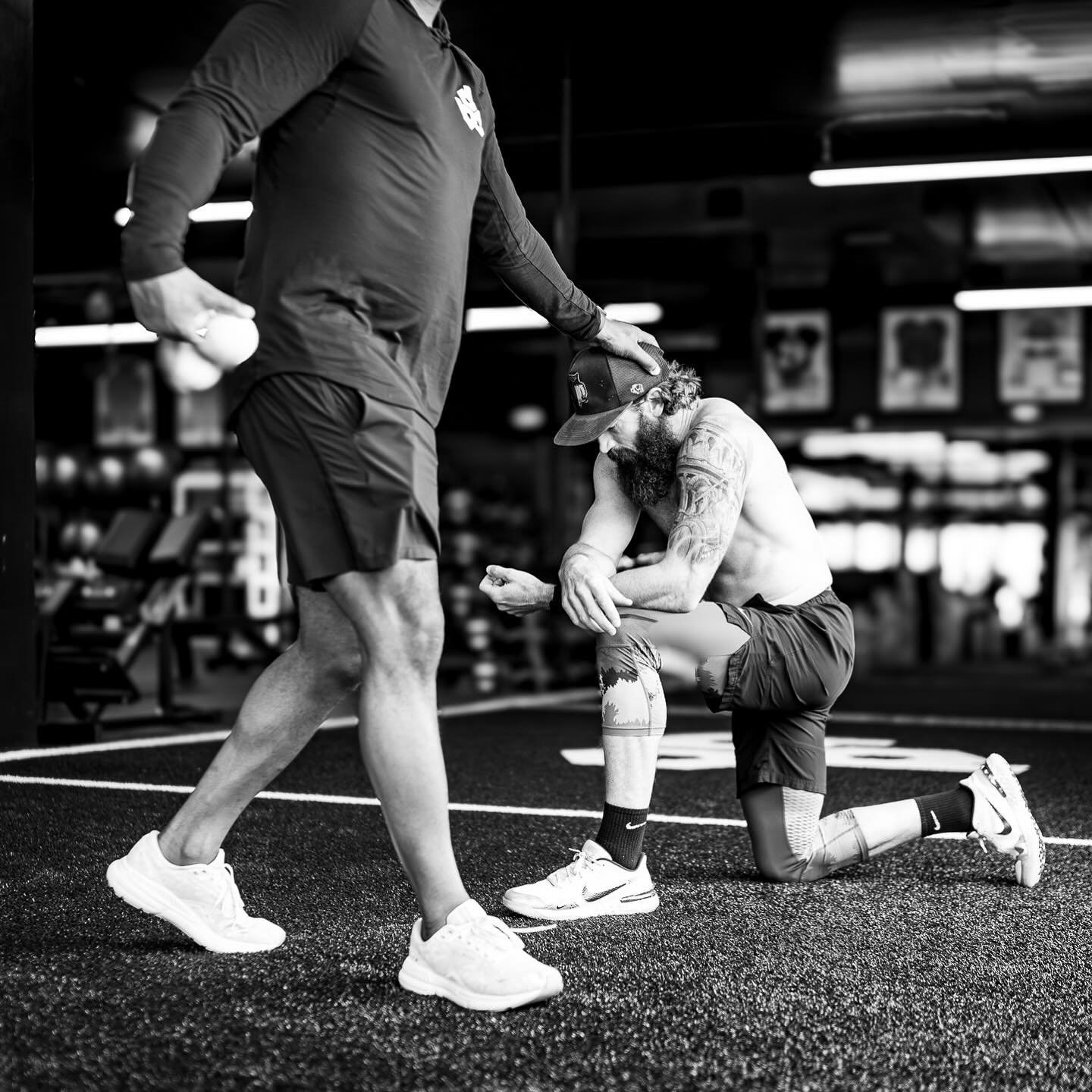 They still had two more sets to do but @hamp23 had just put him through an incredibly taxing drill - @westonrutkowski was taking a moment to catch his breath and refocus. This image is the reason that you always have a camera ready, regardless if it&