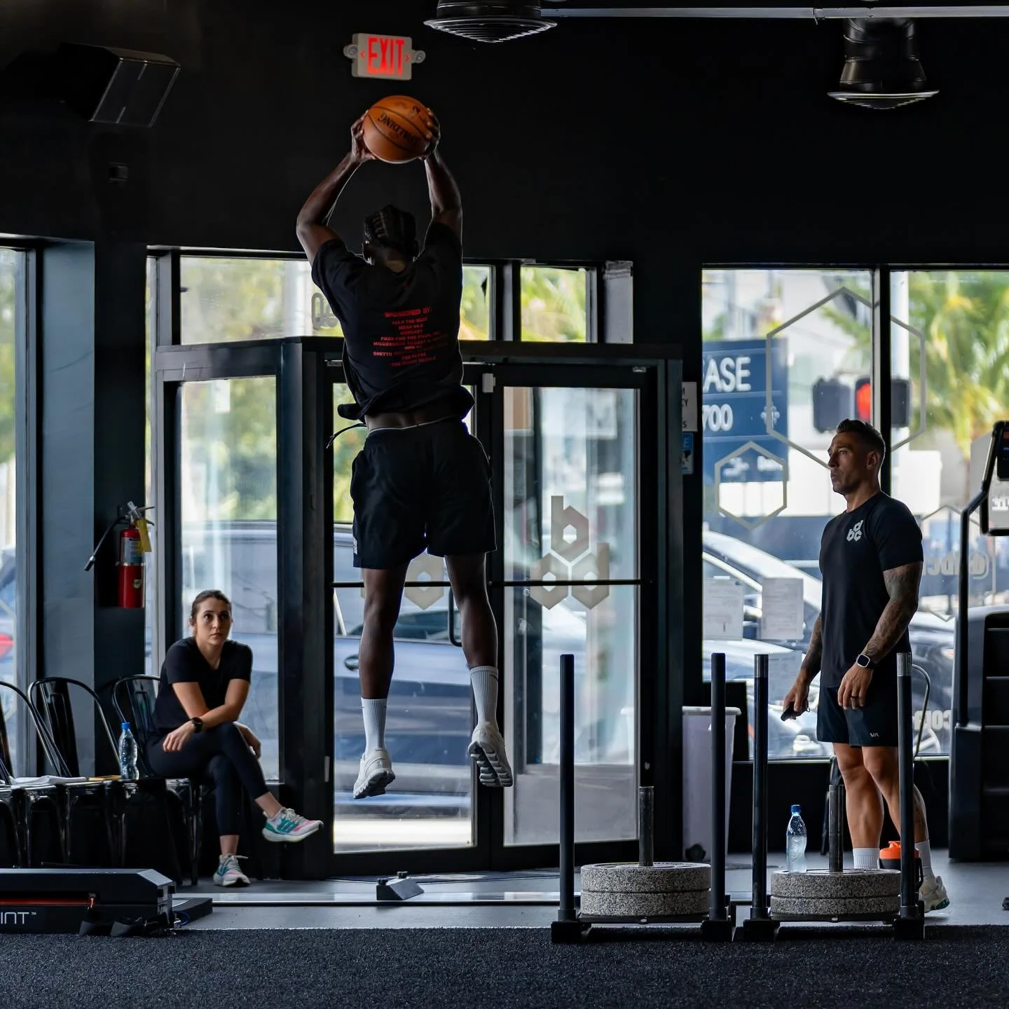 This is from the opposite side of the facility - about 30 yards away. David was putting him in quick sprint situations that finish with a jump and you had to be quick on the trigger to catch him. It&rsquo;s just like watching him in a game. You notic