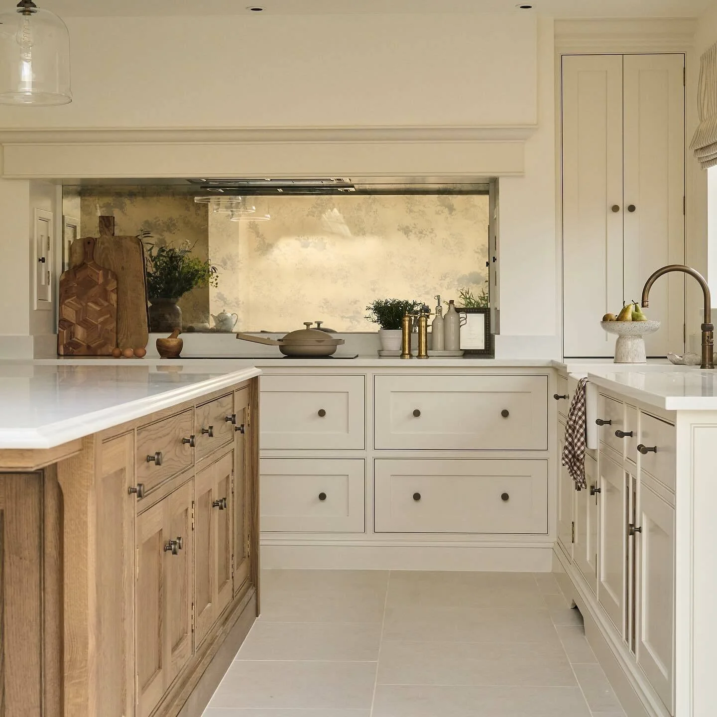 Best Paint Colours to Make a Room Look Bigger