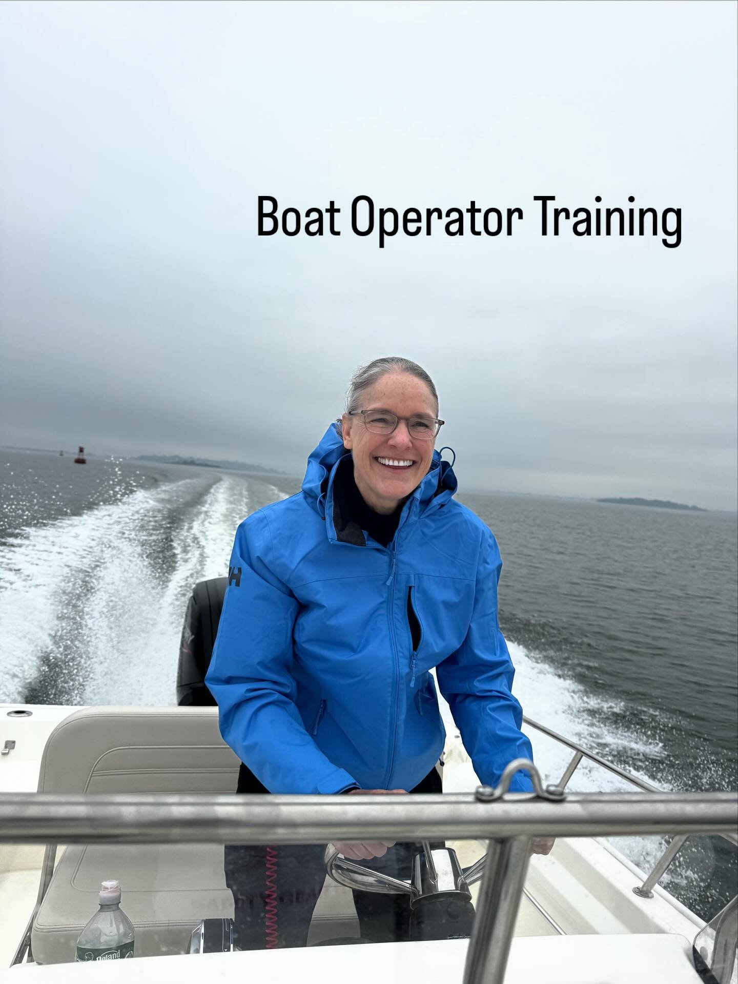 Deb operating a boat for the first time. She picked up quick during her first lesson on her new Boston Whaler Montauk! @neponsetmarine @boston_whaler