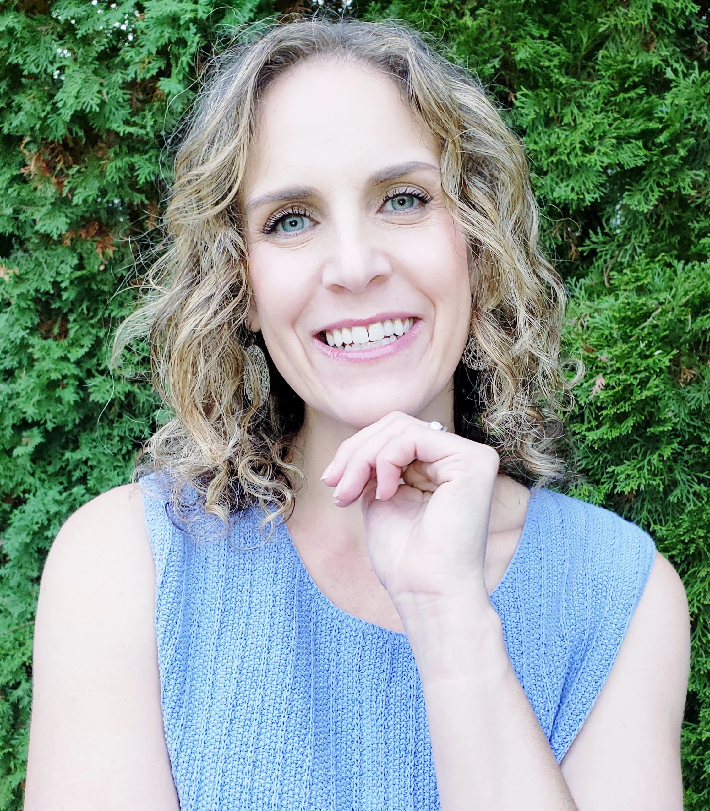 BreeAna Sobieski, LMSW Therapist for Life Transitions and Perimenopause.