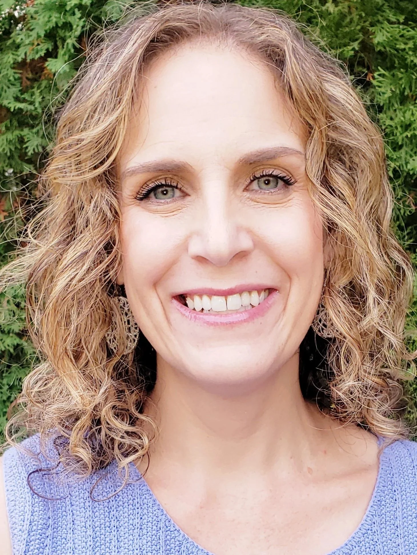 BreeAna Sobieski, LMSW Therapist for Life Transitions and Perimenopause.