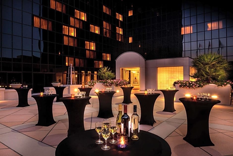 Hilton 1.jpg