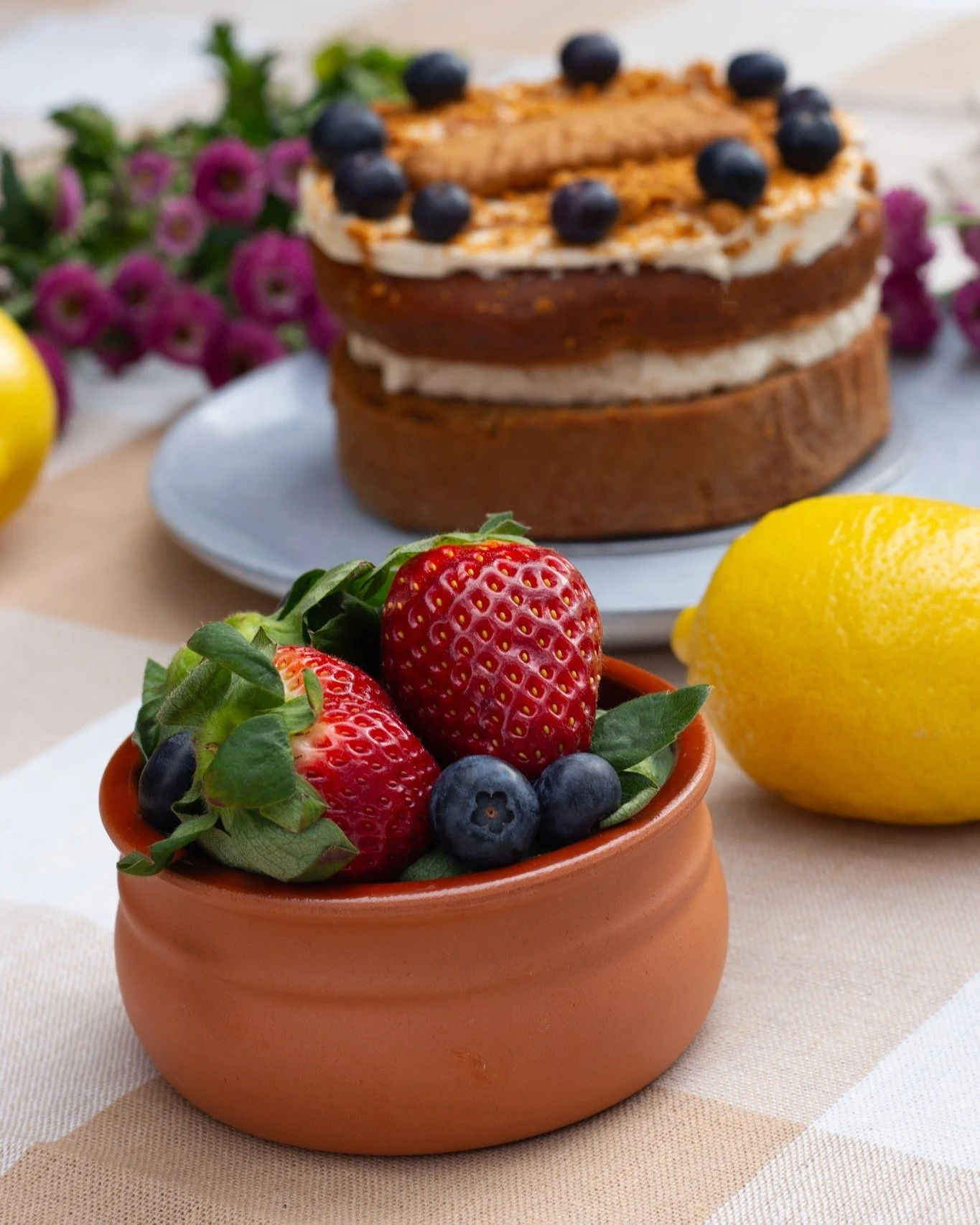 Thinking of hosting a summer picnic? Look no further than Chris&rsquo; Heritage pots to reuse for all your snacking goodies. 🧺☁️☀️
Our Heritage pots can be reused in many ways and are perfect for summer entertaining! 💙

 #chrisheritage #summer #chr