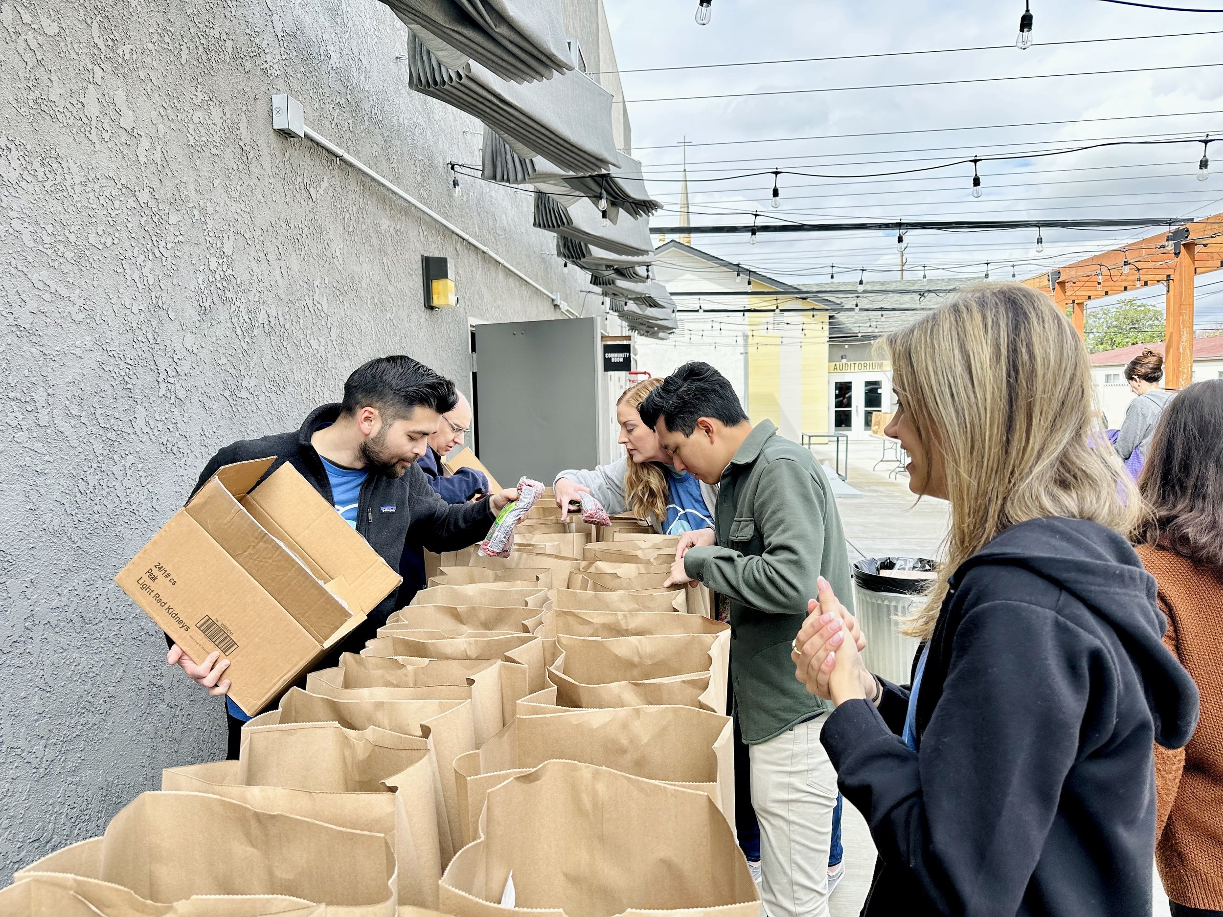 Food Distribution 021.jpg
