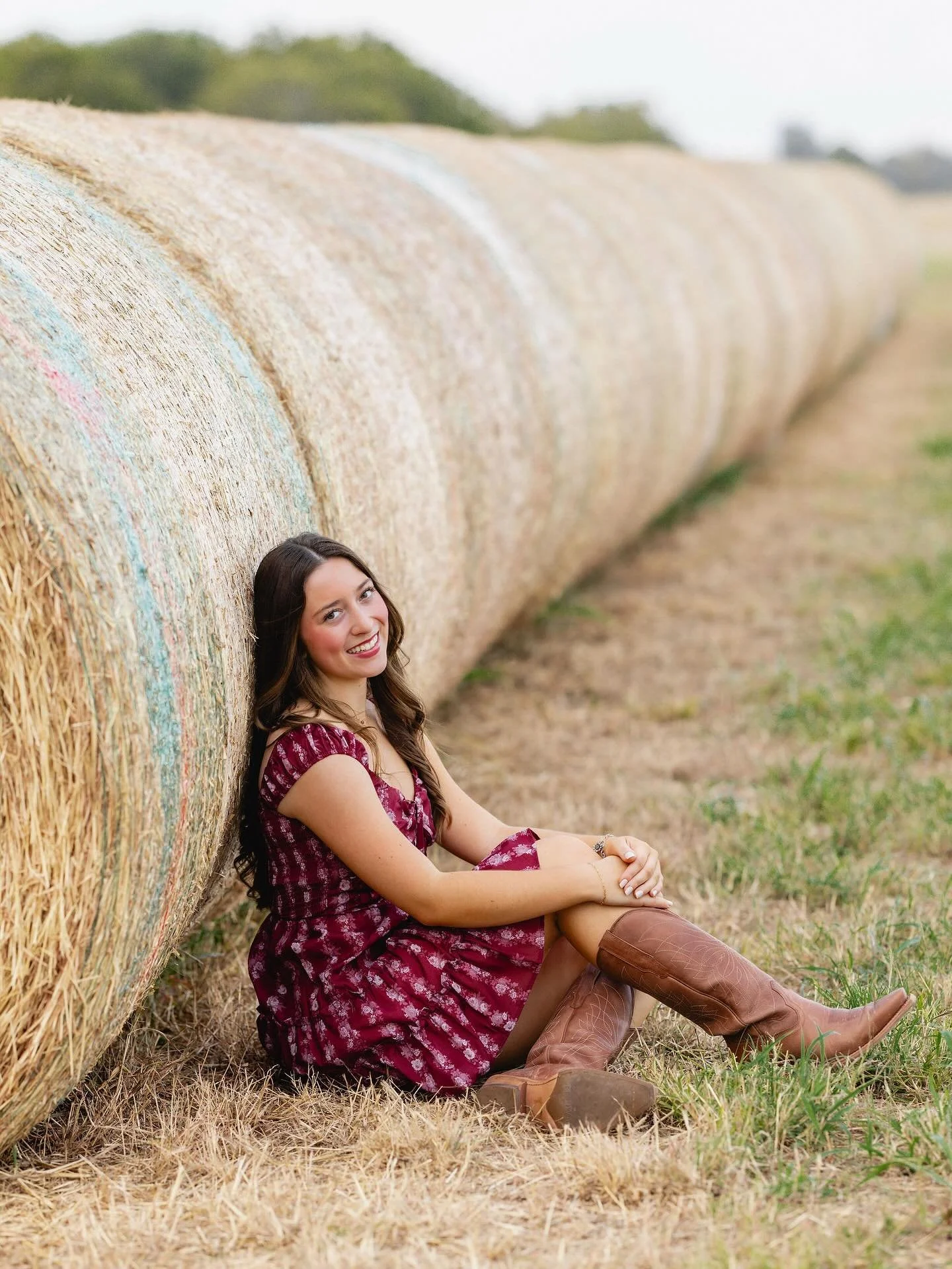 Sneak peeks of the beautiful Hazen Hamilton 🥹🤍

Little schedule update: I am totally booked October &amp; November but I have December availability! 

Remember, December is still fall in Houston! It will not be too cold to have beautiful pictures o