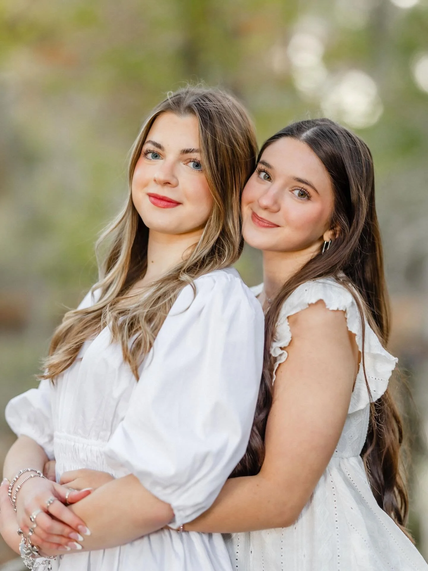 Get used to seeing these two on the feed 🤍

Had so much fun shooting the cutest, sweetest twins ever! #sneakpeak 

Katy Texas photographer 
Cypress photographer 
Senior pictures Katy 
Senior pictures Houston 
Senior pictures cypress