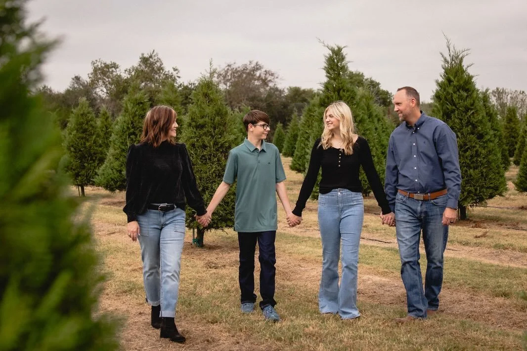 The Bowlings 🌲🌲🌲

Houston photographer 
Christmas minis 
Christmas tree farm 
Katy photographer