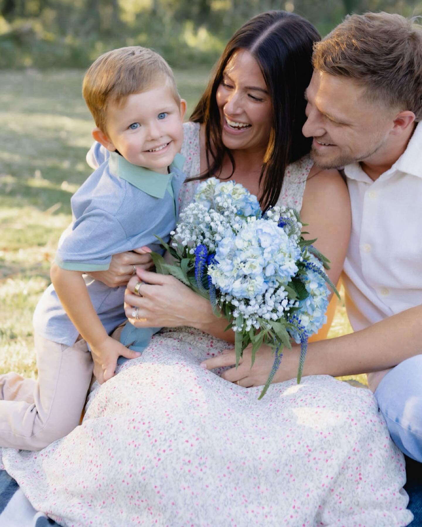 It&rsquo;s a boy 💙

#genderreveal #babyboy #maternityphotography