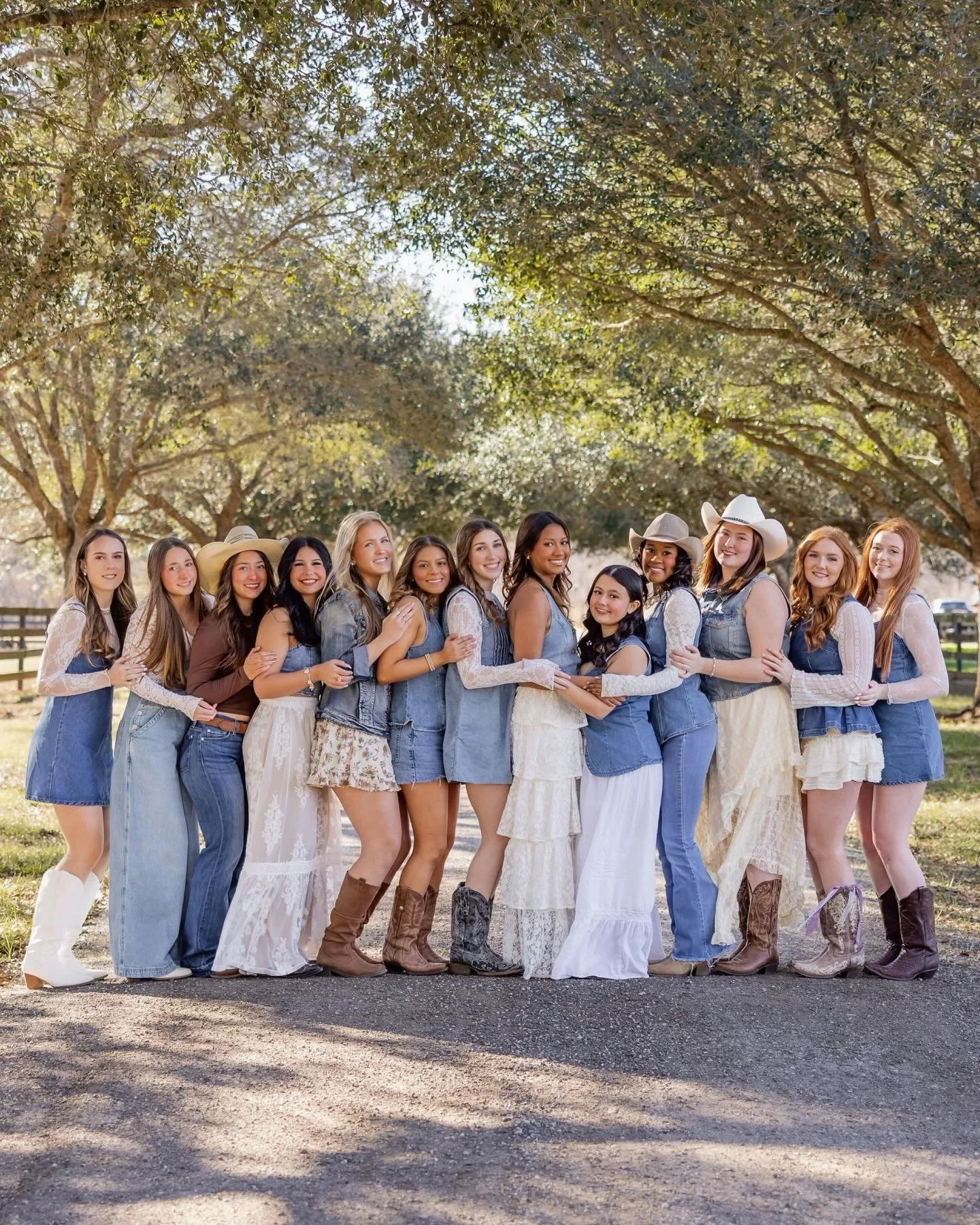 Can&rsquo;t believe my time with these girls is almost over! I have loved every shoot with my gorgeous rep team, but this time they really crushed the theme 🐄🌾🤍🫶🏻

Applications are still open until March 1! I&rsquo;ve already received lots of ap