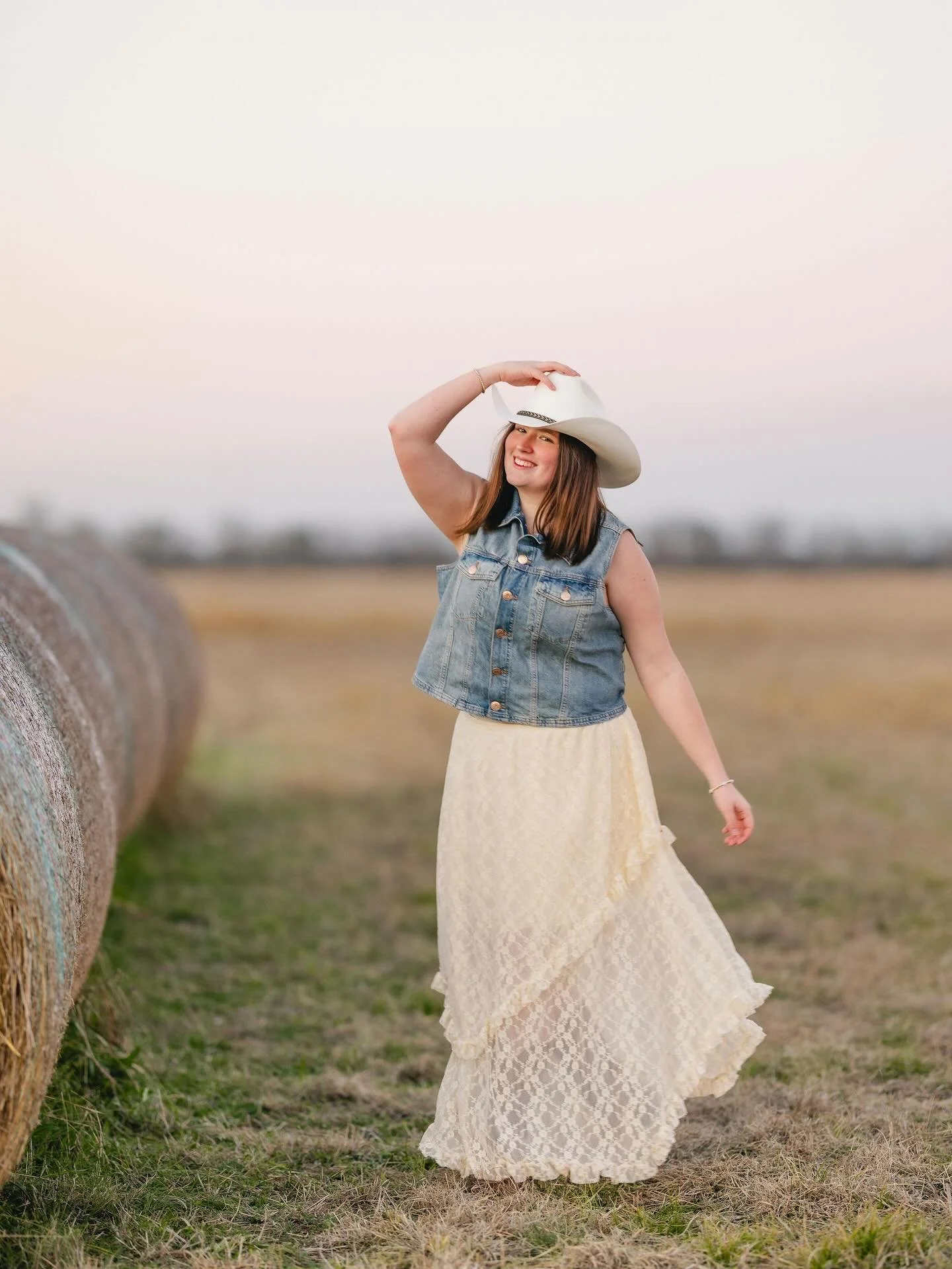 It&rsquo;s Sunday! 🫶🏻

Katy Texas photographer | senior pictures in Katy | Katy photographer