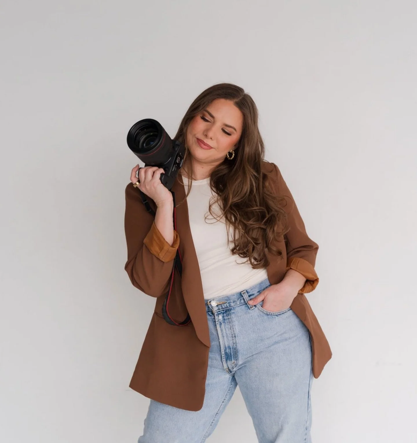 Just wanted to pop in and say hi! 

I&rsquo;m Krista behind KB photography! I&rsquo;m a believer, former teacher &amp; cheer coach, cat lover, and thrifter. I left the classroom last year to pursue my business and wow it has been the greatest blessin