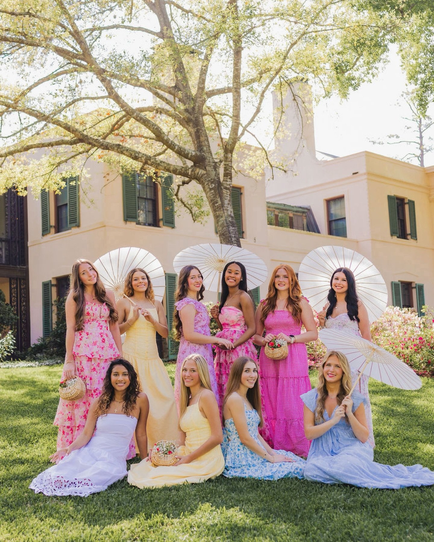 Happy Easter from me and my girls! 🌸🐣🐰