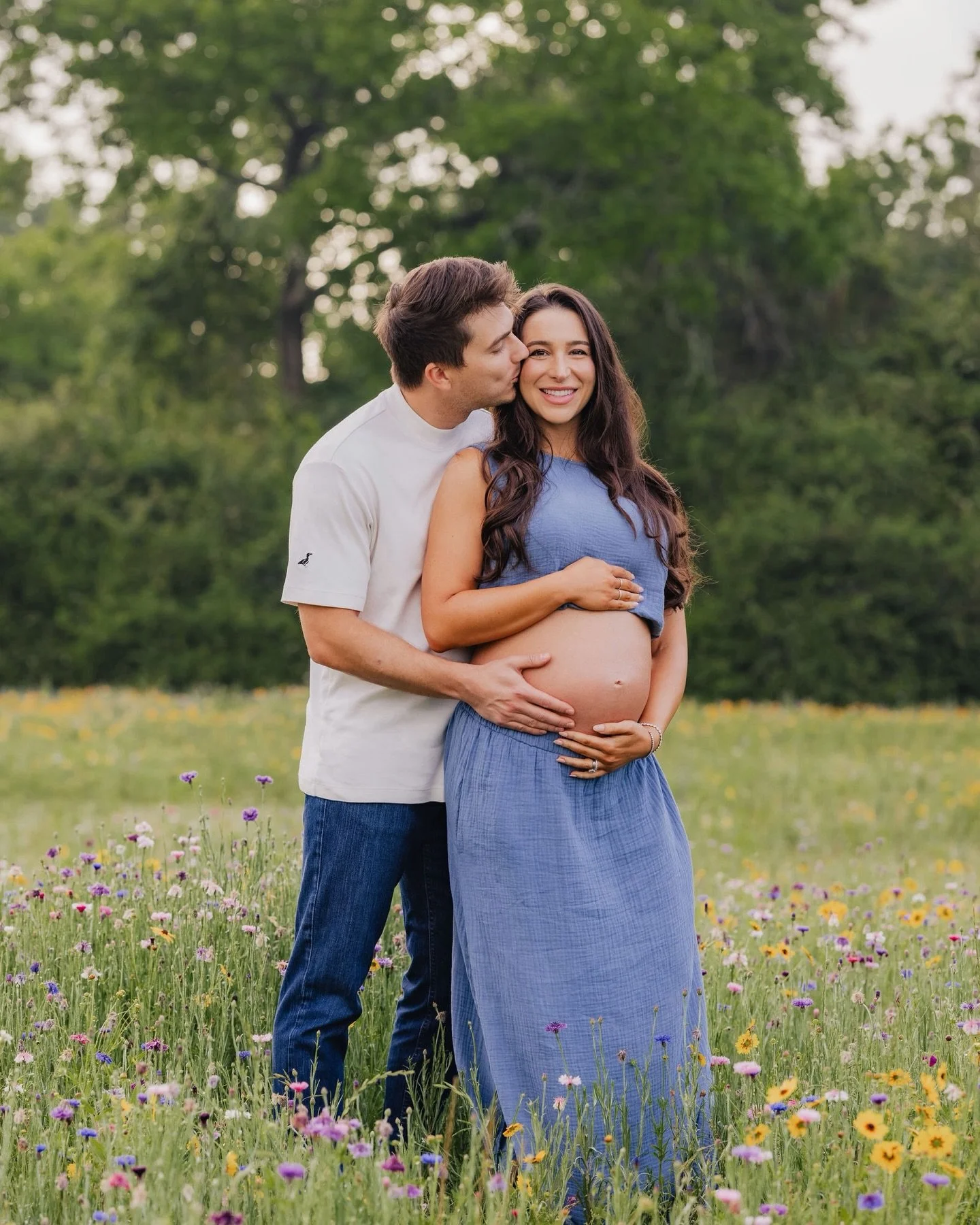 I can&rsquo;t wait to meet my new best friend 🤍✨👼🏼

These pictures are extra special because I got to picture my very best friend since 6th grade as a soon to be mommy 💙 

Ily Ali &amp; Chad! That kid won the parent lotto 🎰

#maternitysession #m