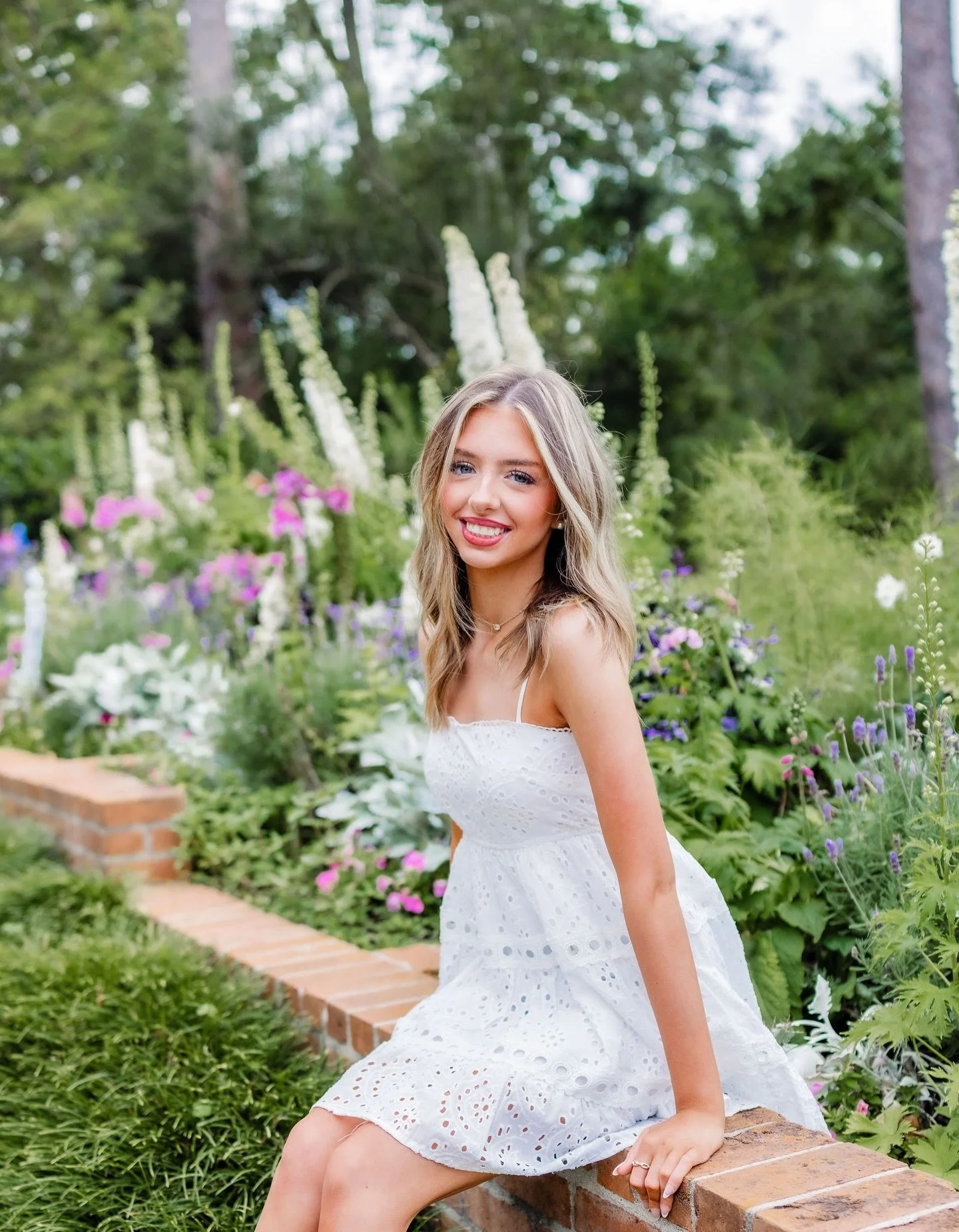 So hard choosing favorites from Chloe&rsquo;s session! 🥹

Your gallery is delivered sweet girl! 💌💌

______

Senior pictures Katy Texas, Katy senior photographer, senior portrait photographer, bayou bend gardens