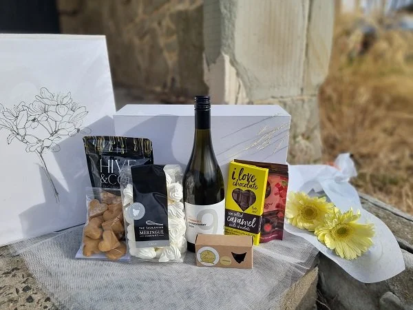 Congratulations to the Bride and Groom Gift Hamper